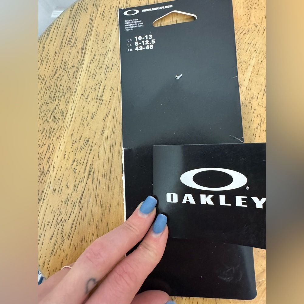 Oakley Men's White and Blue Socks - 1 Pair - Picture 3 of 4